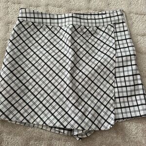 Garage Skort size medium worn twice